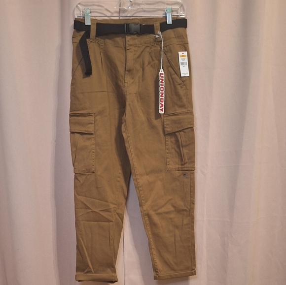 NWT Juniors' Unionbay Jordana Belted Cargo Pants - Picture 2 of 7